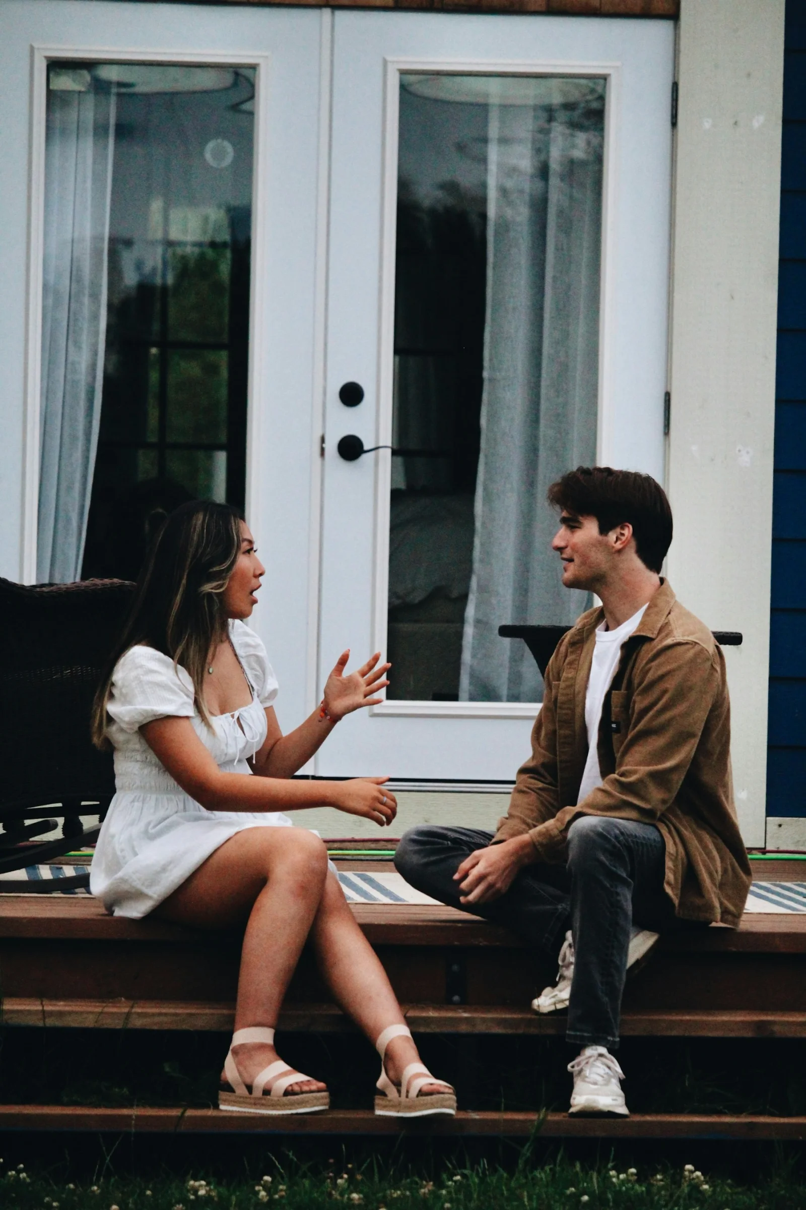 5 Signs of an Emotionally Available Person